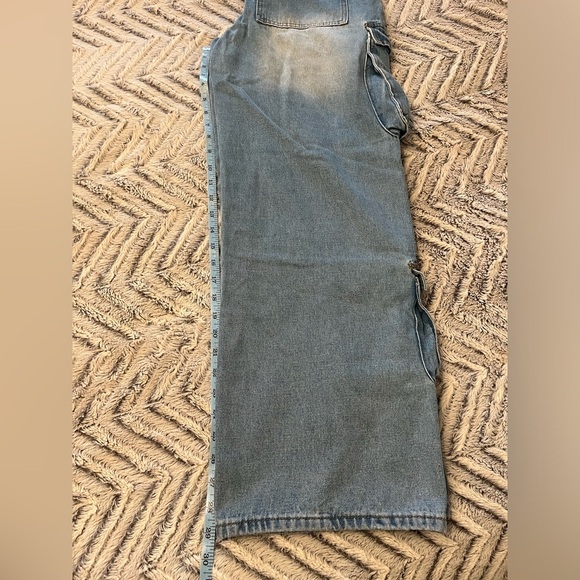 👖 Edikted Tara Low Rise Denim Cargo Jeans - Picture 16 of 16